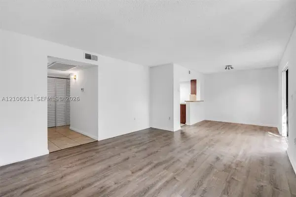 3229 Coral Lake #3229, Coral Springs, FL 33065