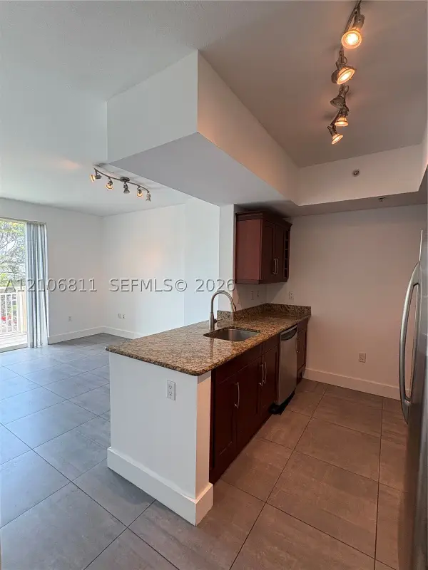7275 SW 90thway #205, Miami, FL 33156