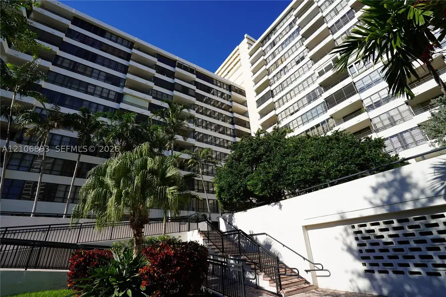 2500 Parkview #2020, Hallandale, FL 33009 - #2