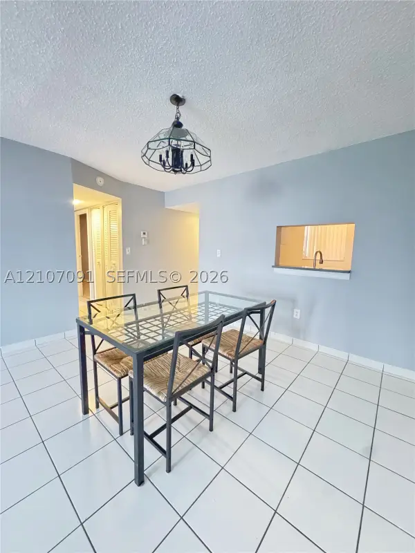2800 Somerset #115J, Lauderdale Lakes, FL 33311