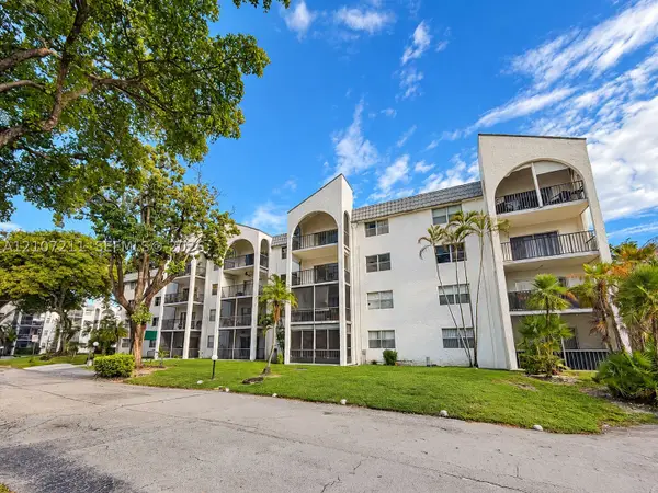 3300 Spanish Moss #301, Lauderhill, FL 33319