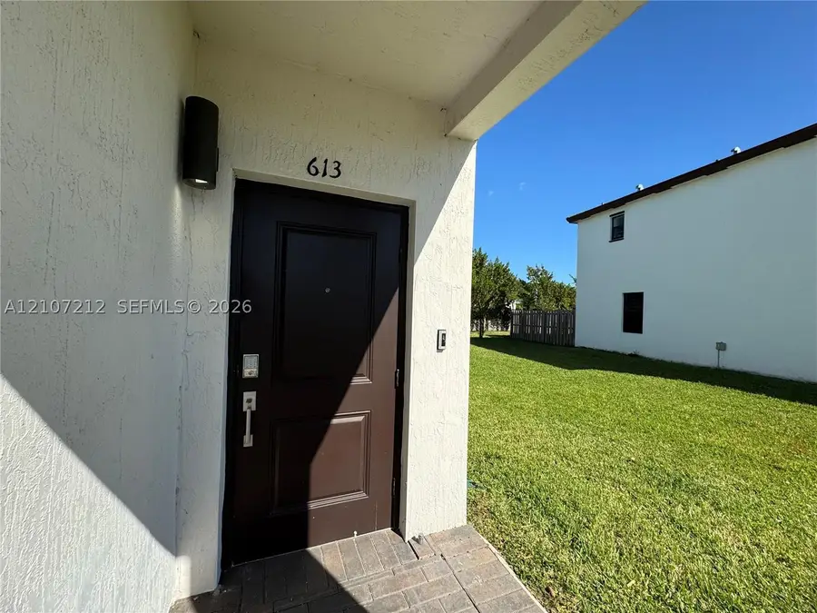 613 NE 208th #613, Miami, FL 33179 - #2