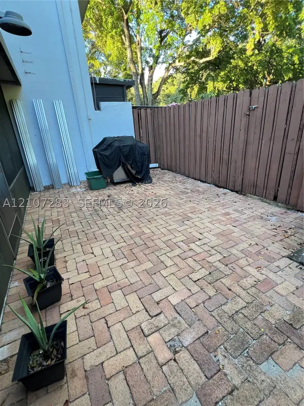 3301 Raleigh #4E, Hollywood, FL 33021