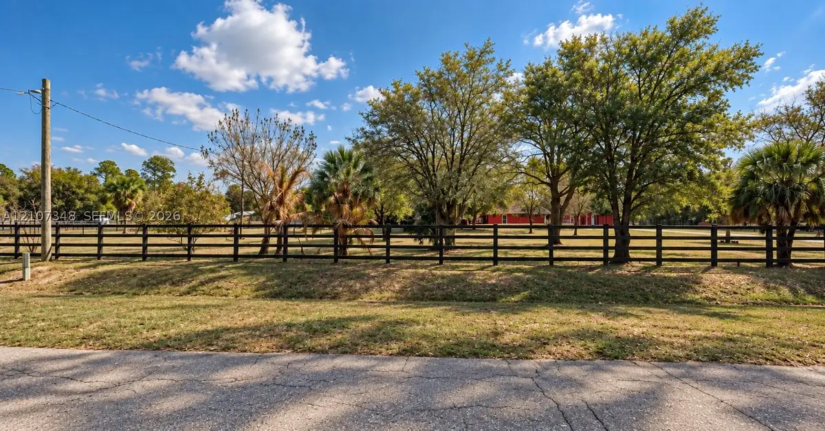 635 S Hacienda, Clewiston, FL 33440 - #1