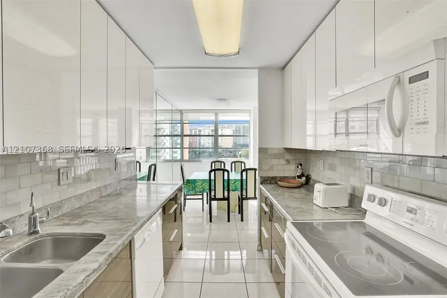 251 174th #415, Sunny Isles Beach, FL 33160 - #3