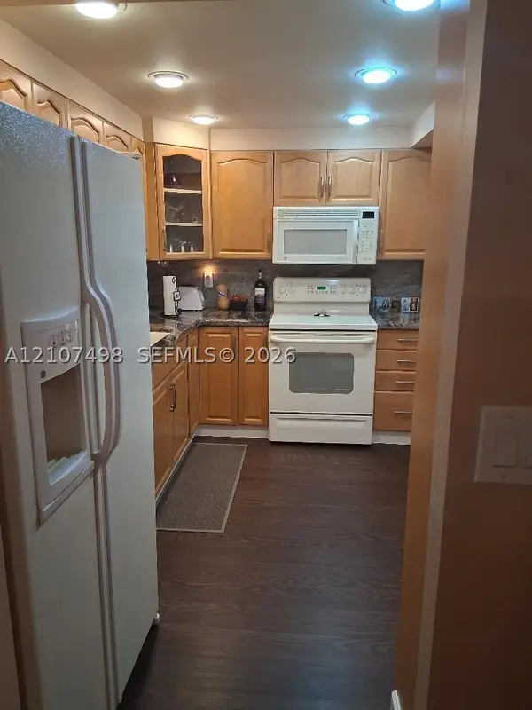 1000 St Charles #615, Pembroke Pines, FL 33026