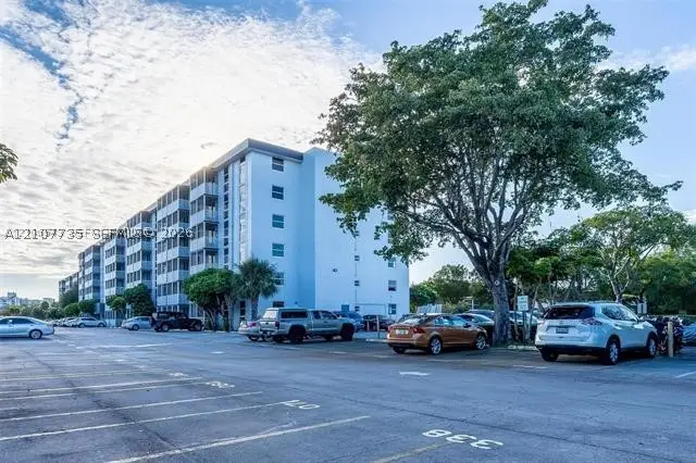 16950 W Dixie #A129, North Miami Beach, FL 33160 - #2