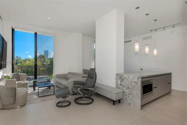 1030 15th #214, Miami Beach, FL 33139