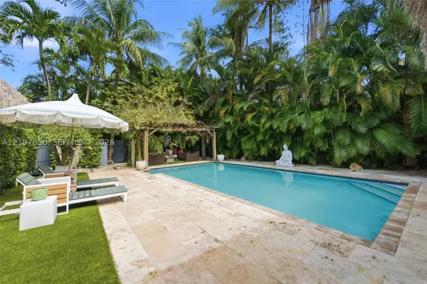990 NE 72nd, Miami, FL 33138