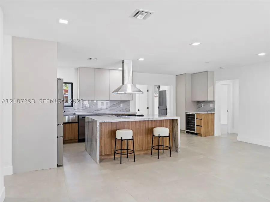610 NE 164th, Miami, FL 33162 - #2