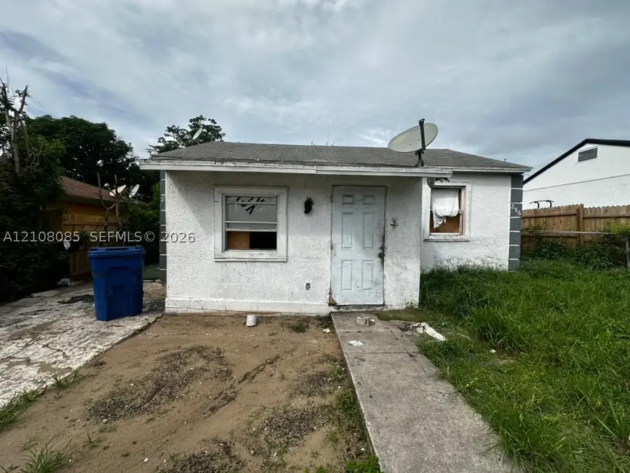 856 W 4th, Riviera Beach, FL 33404 - #2