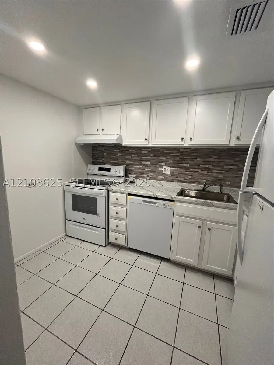 3650 Inverrary #1Q, Lauderhill, FL 33319 - #3