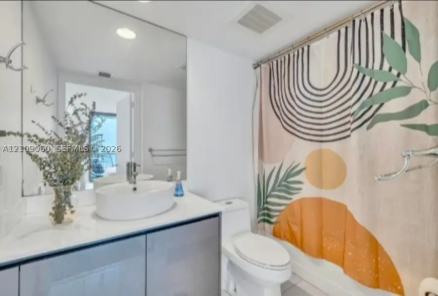31 SE 6th #805, Miami, FL 33131 - #2