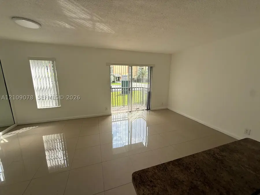 251 172 #129, Sunny Isles Beach, FL 33160 - #2