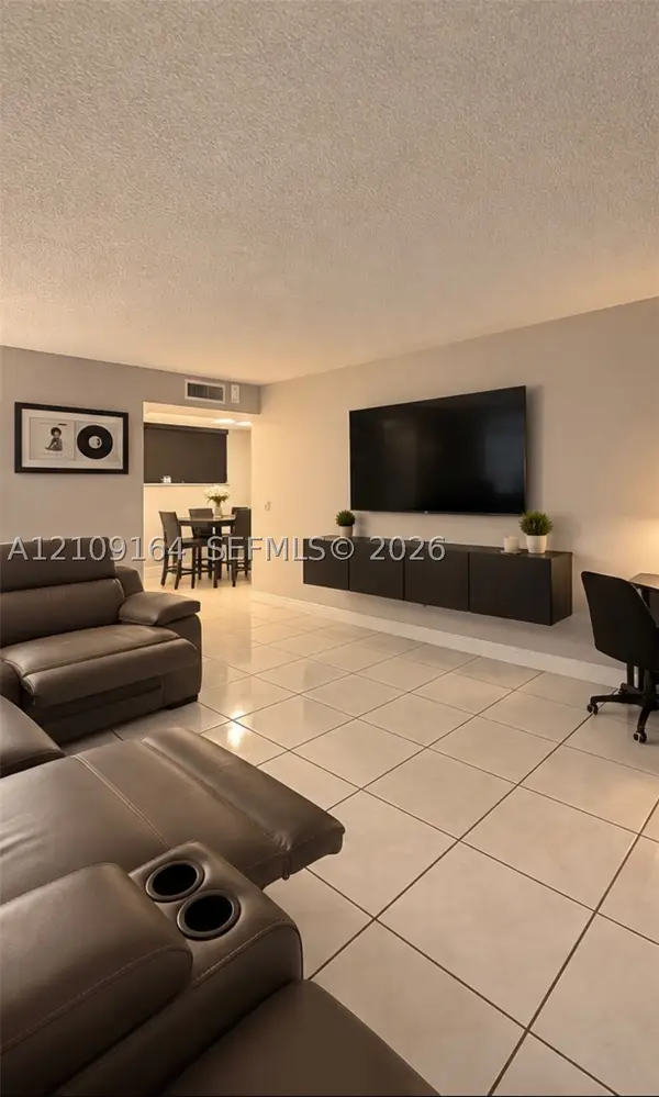 3285 Foxcroft #E206, Miramar, FL 33025
