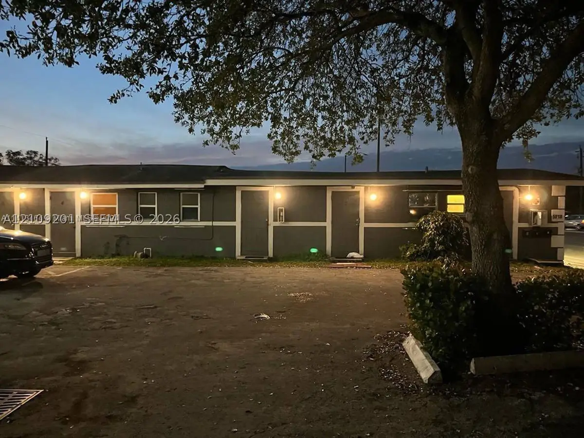 5018 Pembroke, West Park, FL 33021 - #1