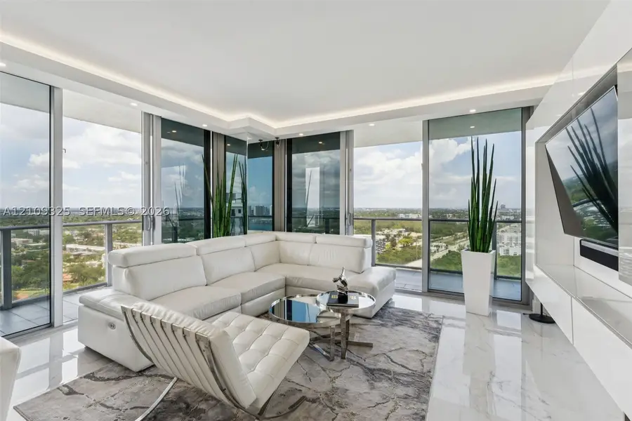 16385 Biscayne #3001, North Miami Beach, FL 33160 - #2