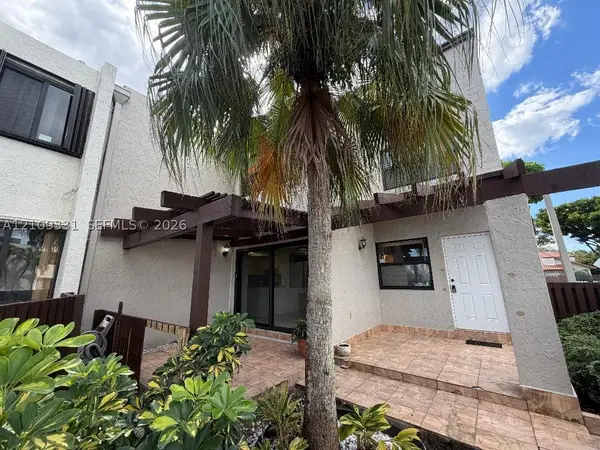 10231 Fontainebleau #106, Miami, FL 33172