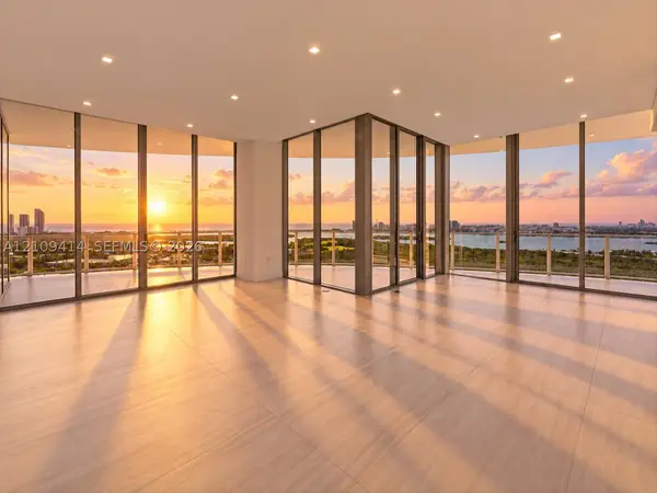 2411 Laguna #3101, North Miami, FL 33181