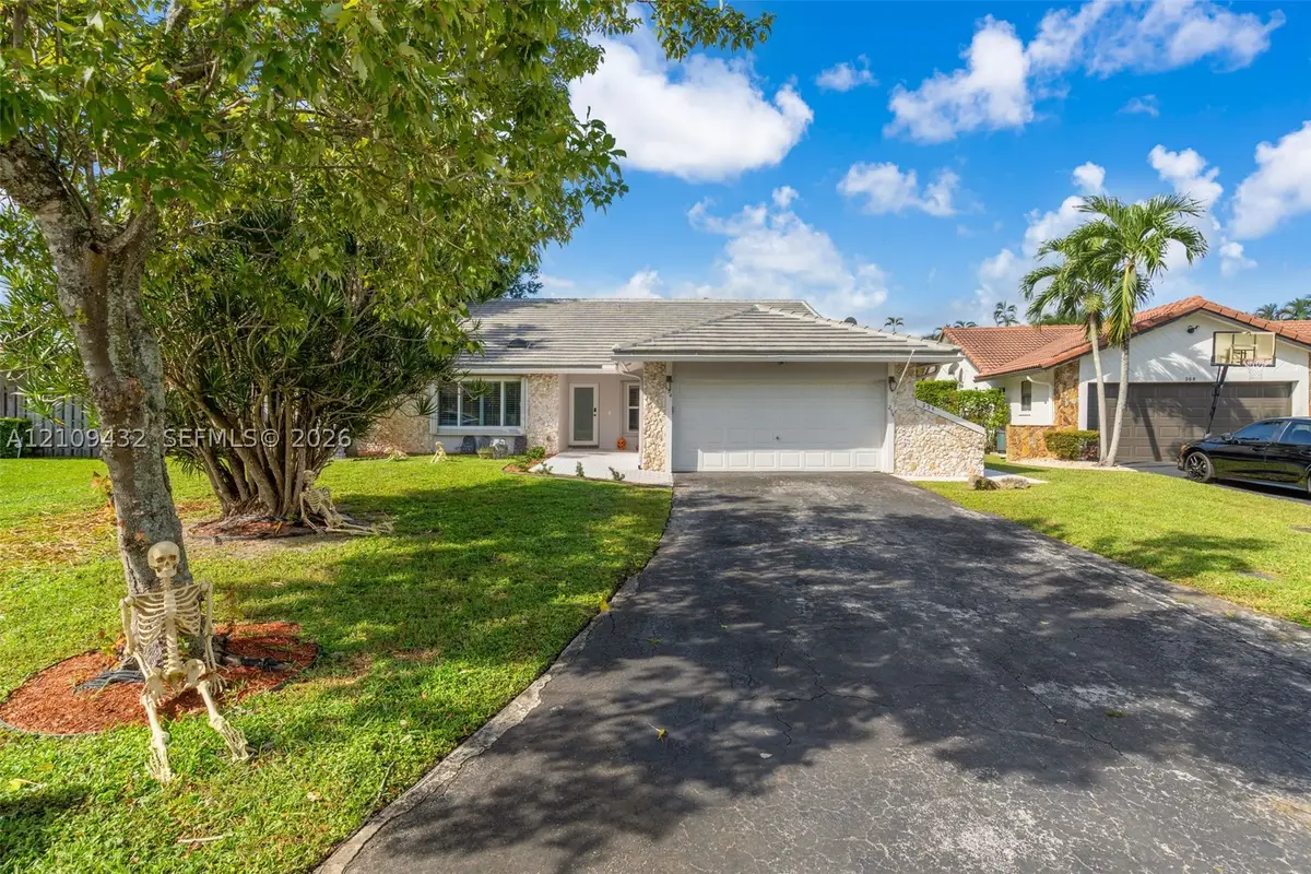 254 NW 107th, Coral Springs, FL 33071 - #1