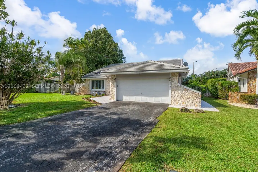 254 NW 107th, Coral Springs, FL 33071 - #2