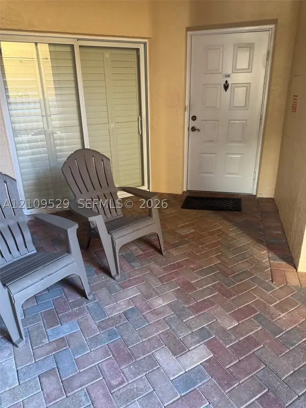 7775 Yardley #108, Tamarac, FL 33321