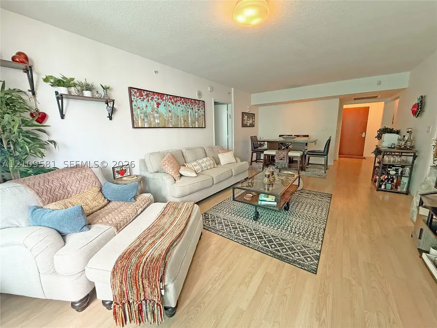 31 SE 5th #1608, Miami, FL 33131 - #3