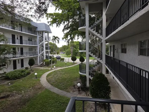 3360 Spanish Moss #203, Lauderhill, FL 33319