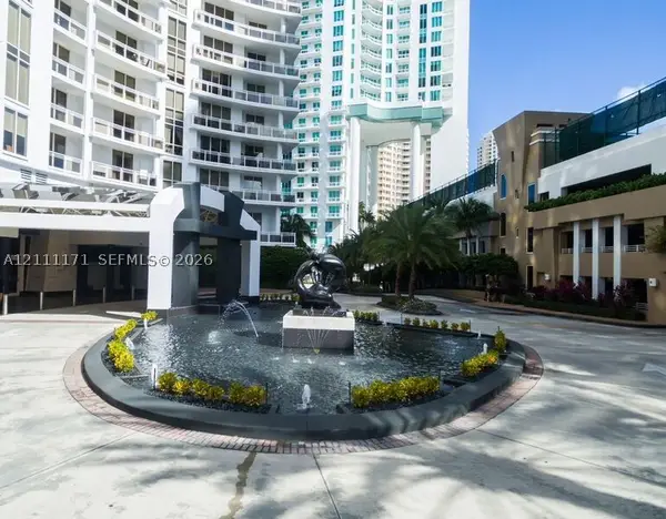 901 Brickell Key #501, Miami, FL 33131