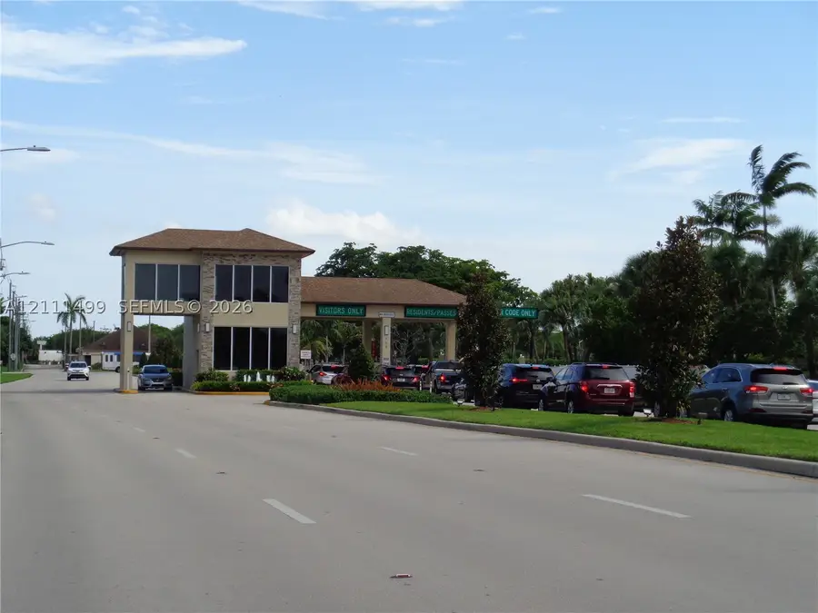 900 SW 128th #401D, Pembroke Pines, FL 33027 - #3