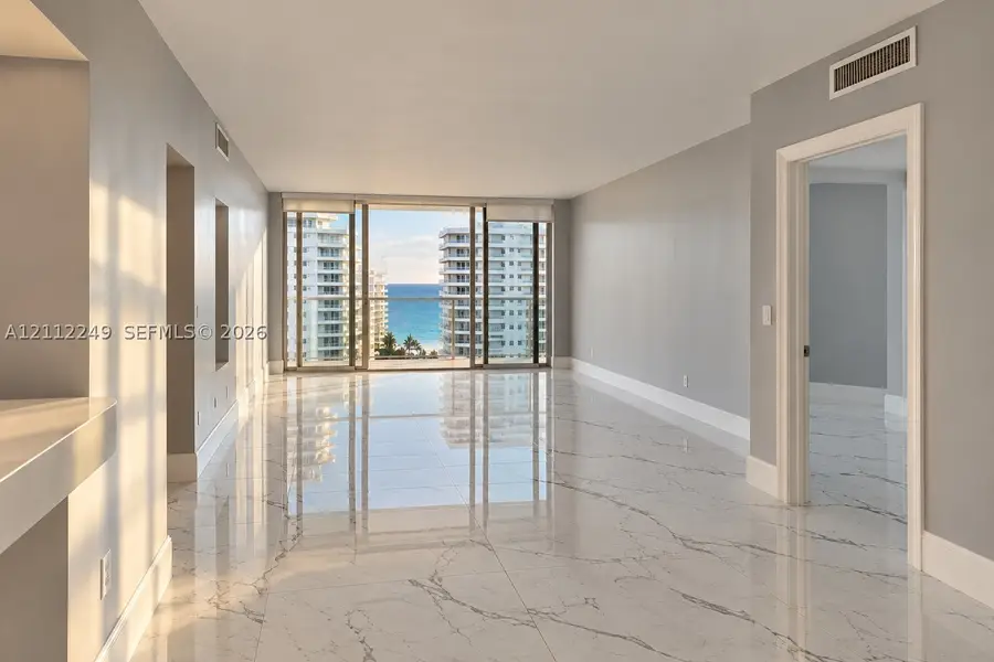5600 Collins #14W, Miami Beach, FL 33140 - #3