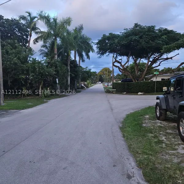 290 NE 115th, Miami, FL 33161
