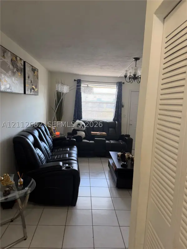 1655 W 44th #435, Hialeah, FL 33012