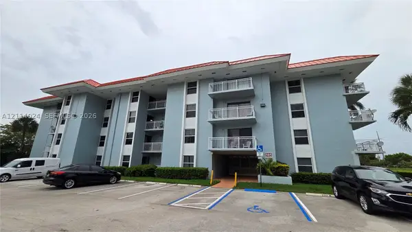 505 S Pine Island #B205, Plantation, FL 33324