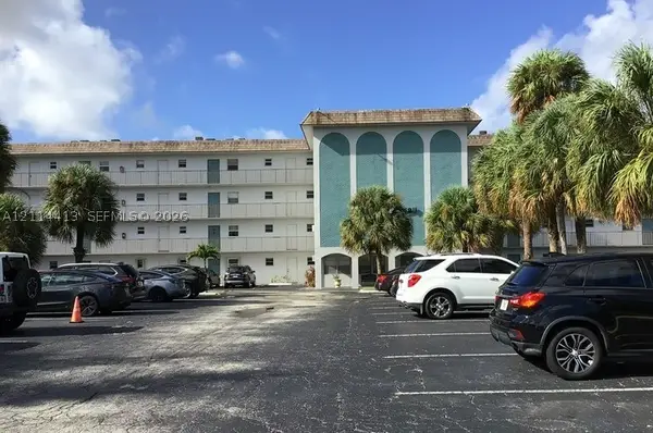 4311 Crystal Lake #219, Deerfield Beach, FL 33064