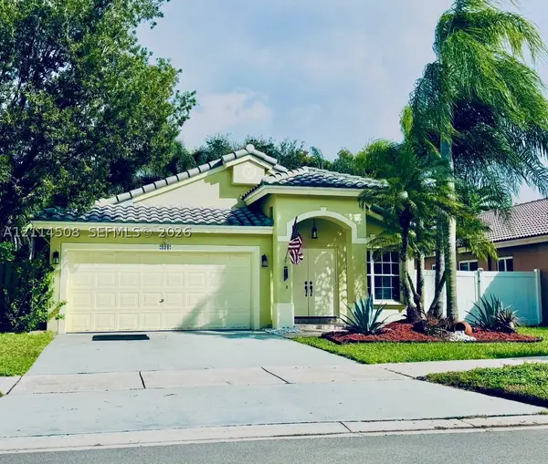 221 SW 203rd, Pembroke Pines, FL 33029