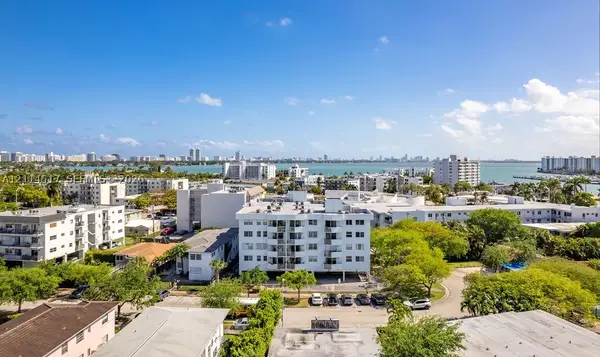 1990 Marseille #402, Miami Beach, FL 33141