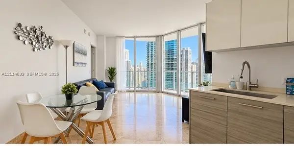 1300 Brickell Bay #3007, Miami, FL 33131