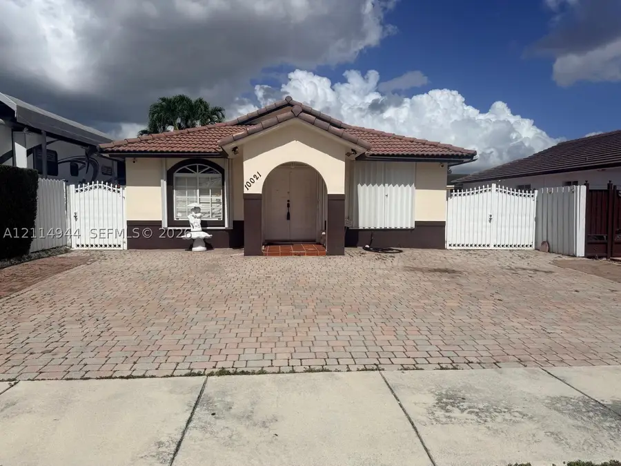 10021 NW 127th, Hialeah Gardens, FL 33018 - #2