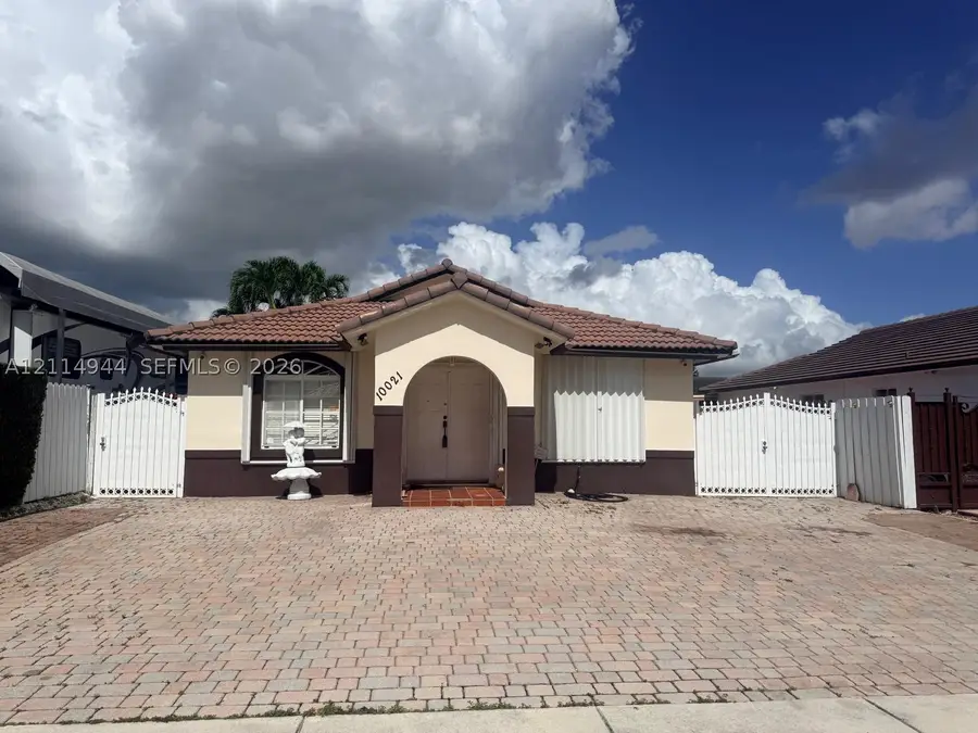 10021 NW 127th, Hialeah Gardens, FL 33018 - #3