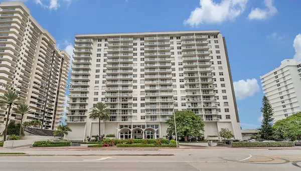 5701 Collins #607, Miami Beach, FL 33140