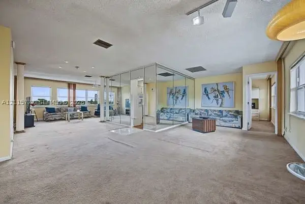 215 SE 3rd #501B, Hallandale, FL 33009