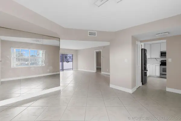 4141 NW 44th Avenue #224, Lauderdale Lakes, FL 33319
