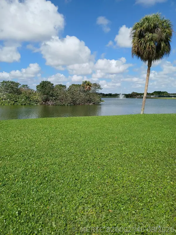 92 Seville Drive, Delray Beach, FL 33446