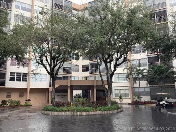 1300 Saint Charles Place #Unit Ph13, Pembroke Pines, FL 33026