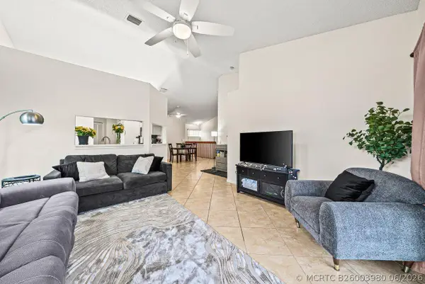 16 Via De Casas Sur #204, Boynton Beach, FL 33426