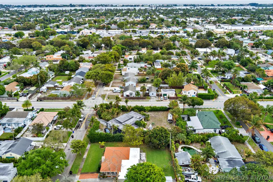 6301 Lake Avenue, West Palm Beach, FL 33405 - #2