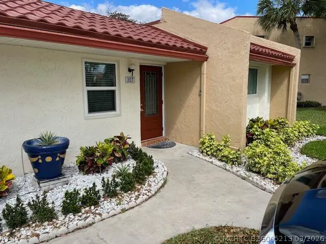 307 Lake Evelyn Drive, West Palm Beach, FL 33411 - #2