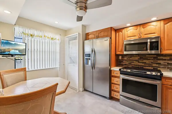 1101 Colony Point Circle #404, Pembroke Pines, FL 33026