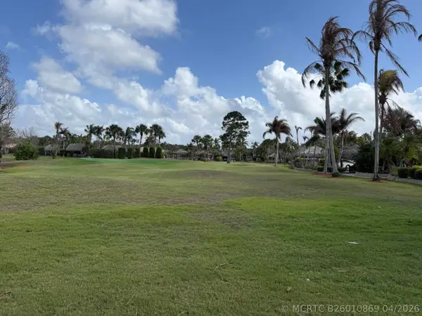 424 NW Chipshot Lane, Port St Lucie, FL 34986